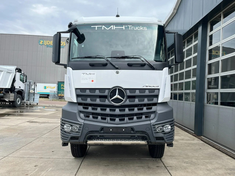 Caminhão basculante nuevo Mercedes-Benz Arocs 4140 K 8x4 Meiller tipper (15 units): foto 8